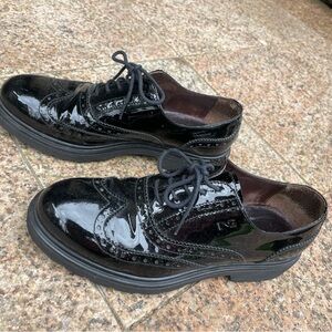 Nero Giardini vero cuoio  tie-up shoes.